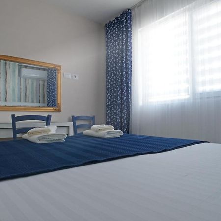 Blue Eye Apartment Sarandë Exterior foto